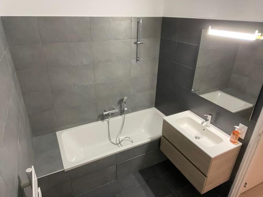 Superbe T2 Neuf Bonifacio Avec Parking Gratuit Bonifacio (Corsica)